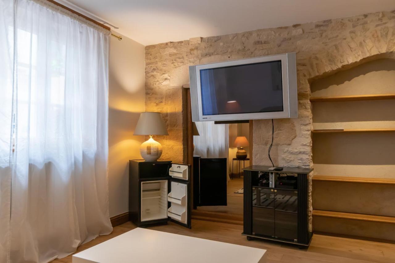 Les Joyaux Tournusiens Apartment Luaran gambar
